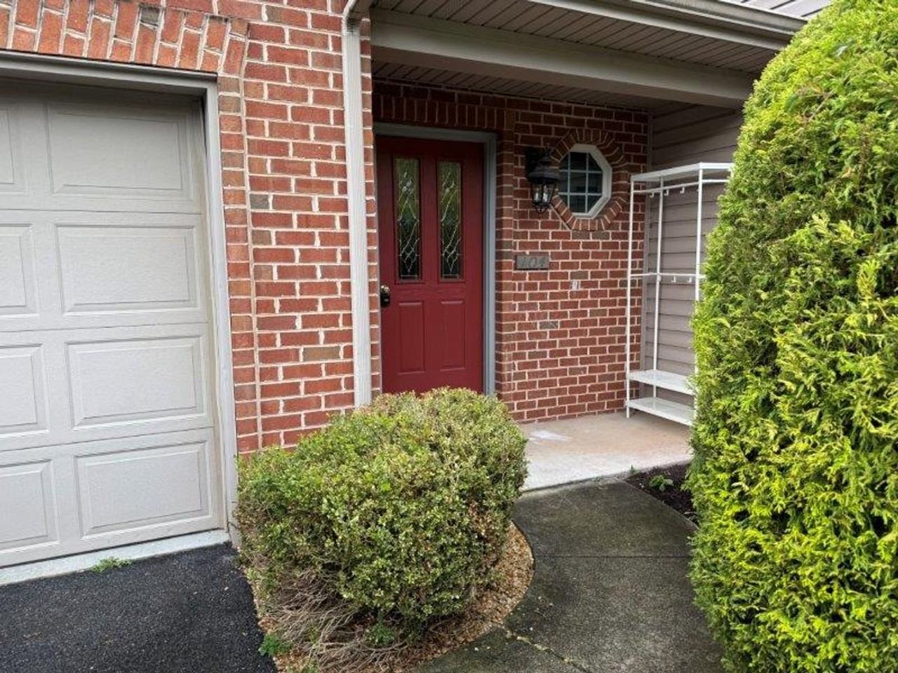 104 Red Haven Rd - Photo 2 of 50
