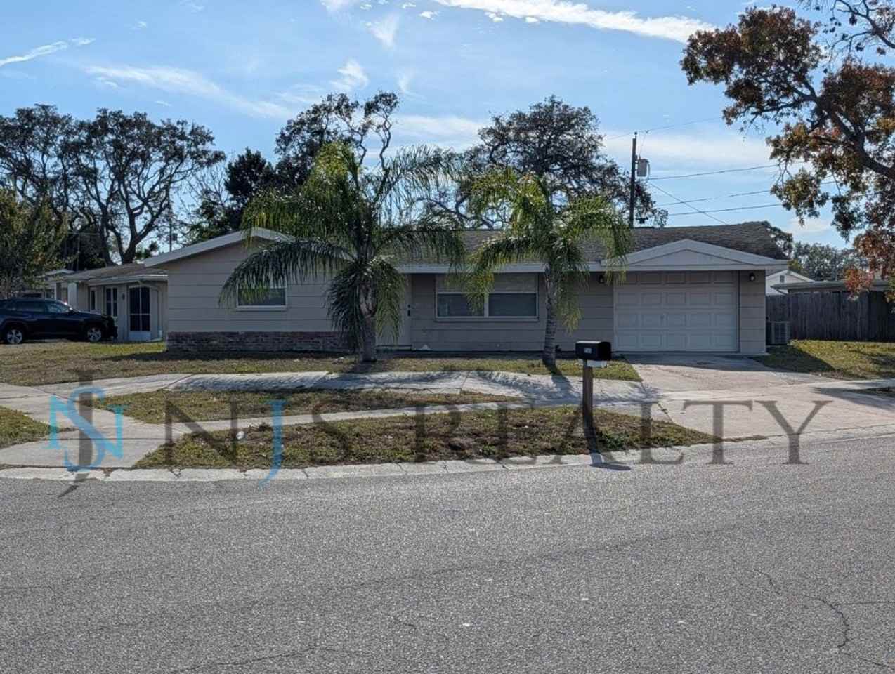 5144 Forest Hills Dr - Photo 2 of 14