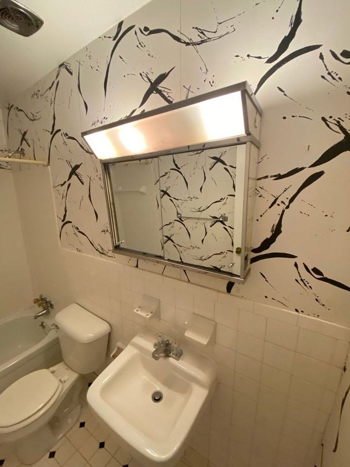 2432 Arlington Blvd #C6 - Photo 3 of 15