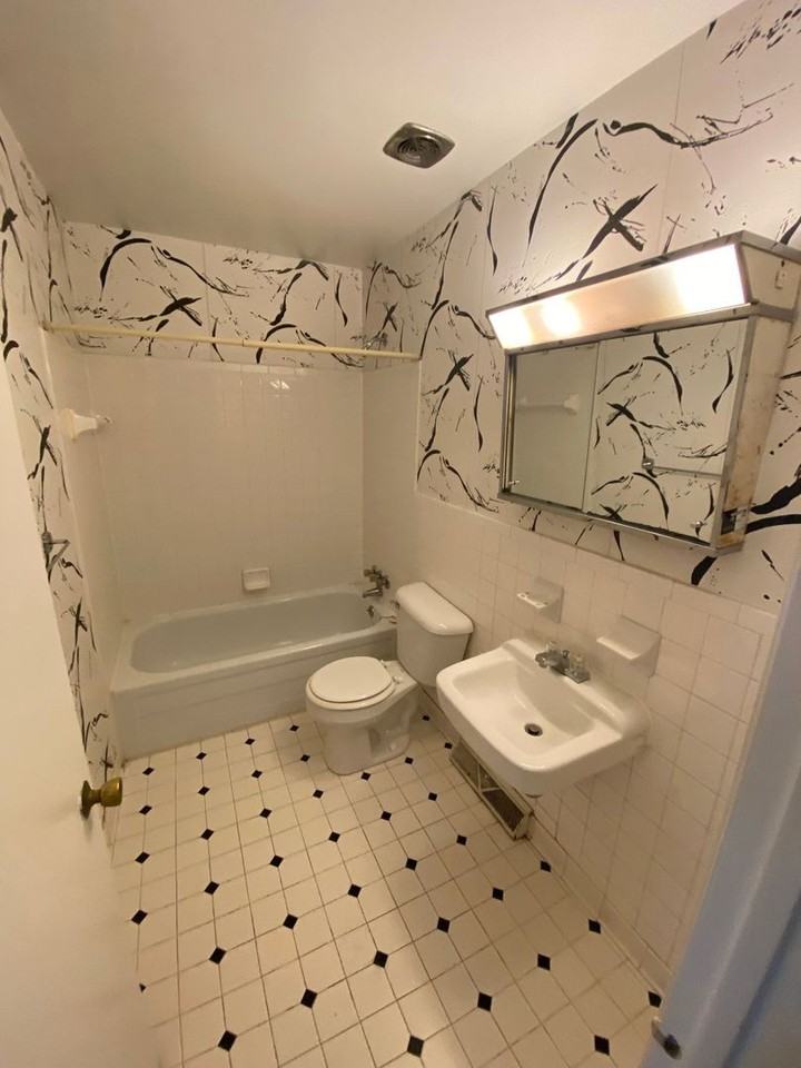 2432 Arlington Blvd #C6 - Photo 4 of 15