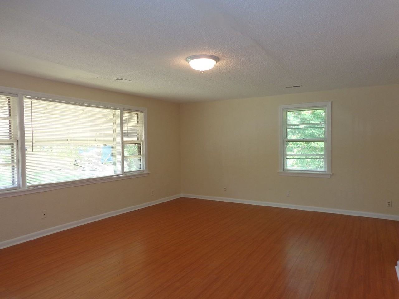 2904 Somme Ave - Photo 2 of 24