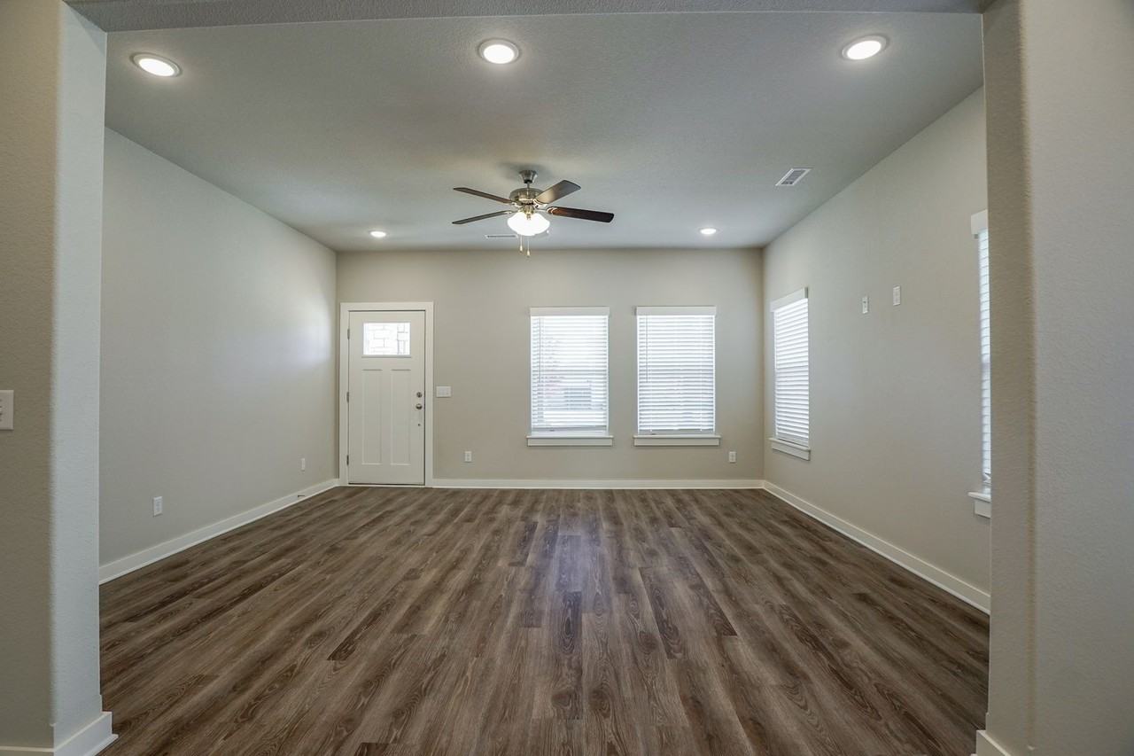 652 N Salem Rd - Photo 5 of 27