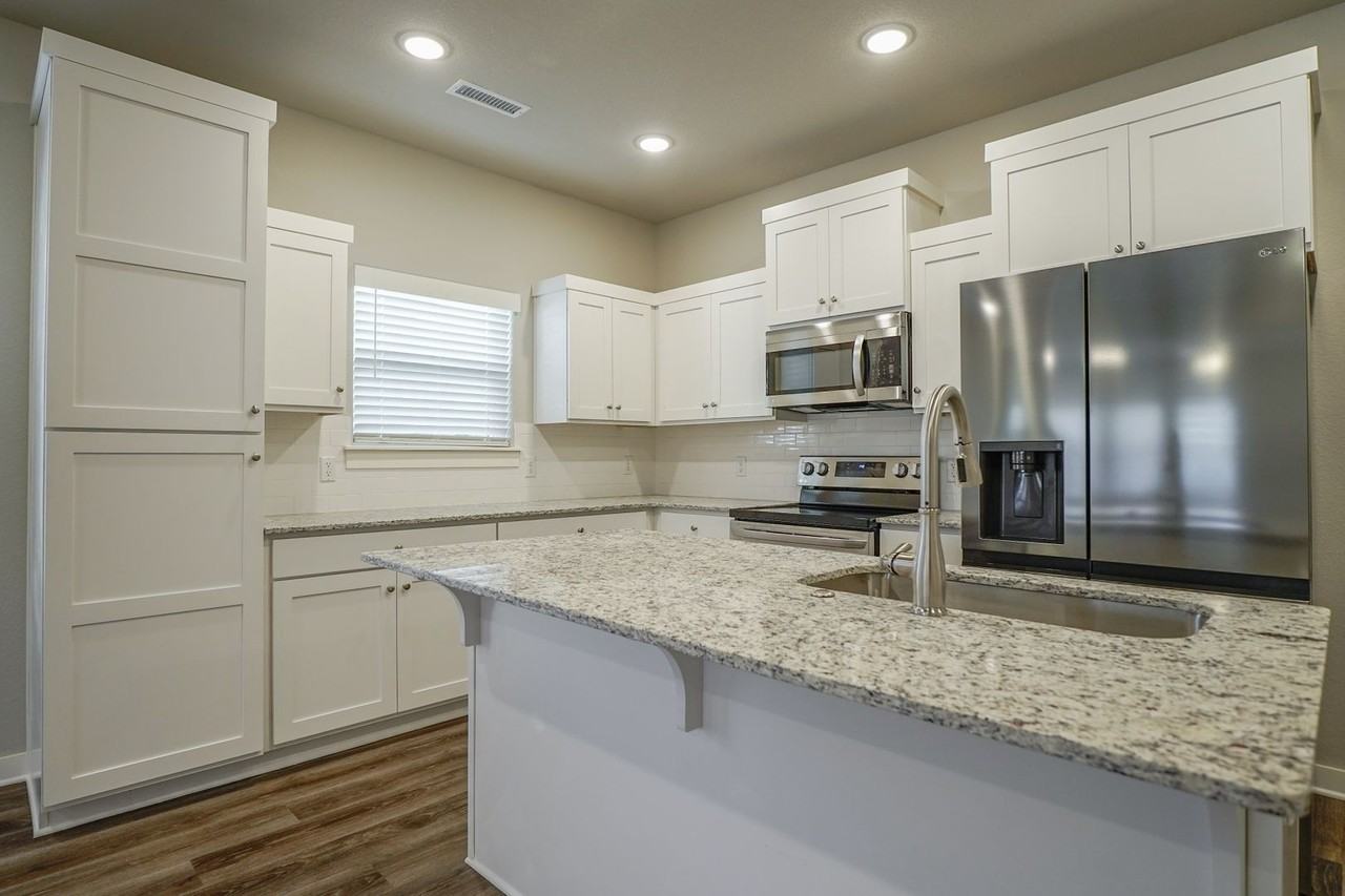 652 N Salem Rd - Photo 6 of 27