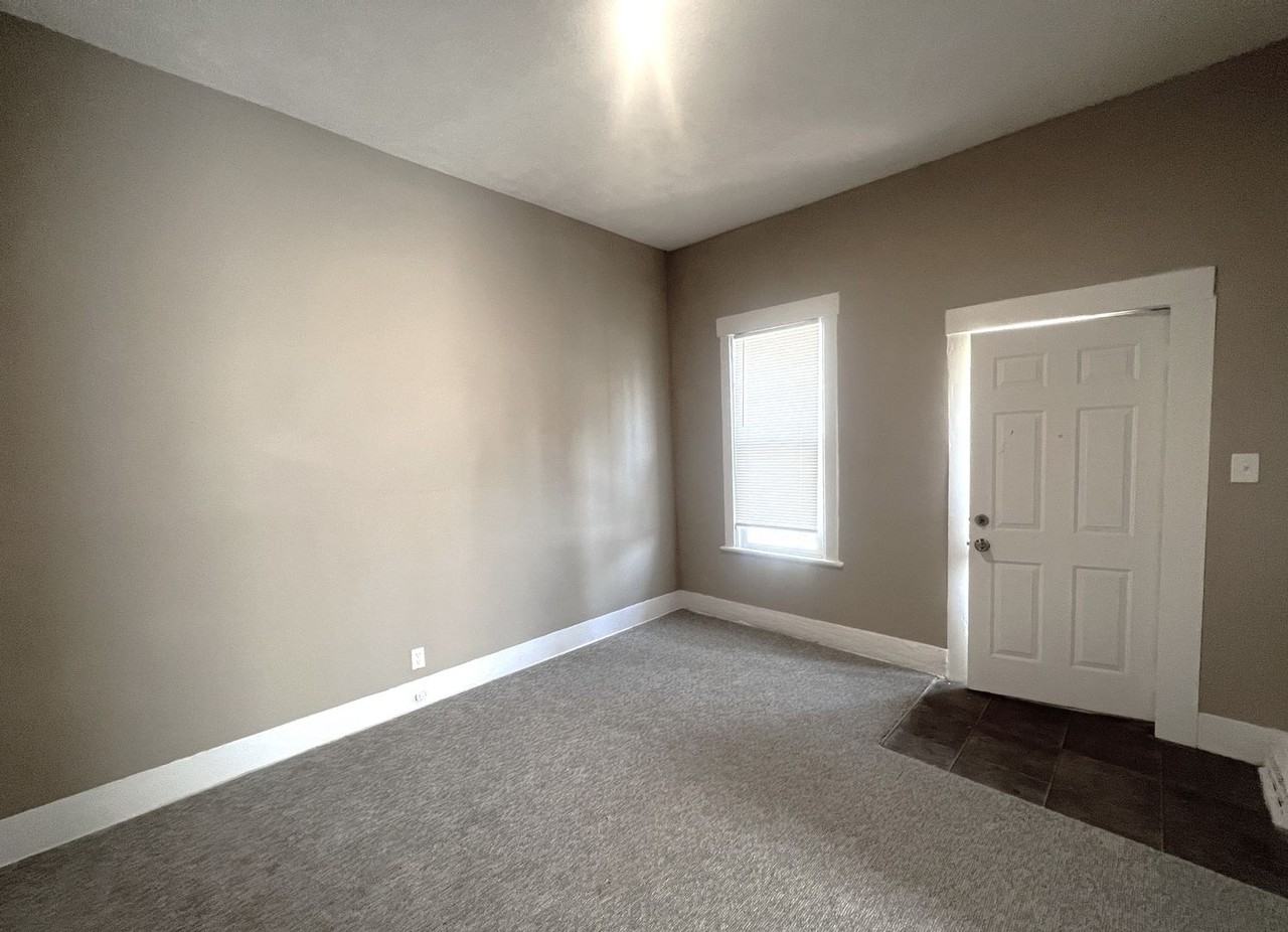 1942 S 16th St - Photo 2 of 9