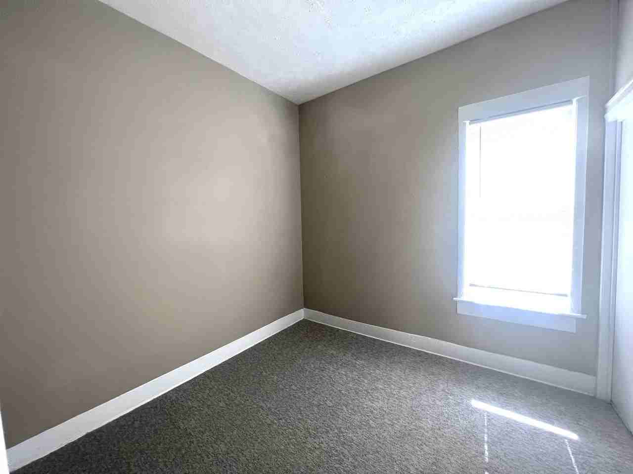 1942 S 16th St - Photo 6 of 9