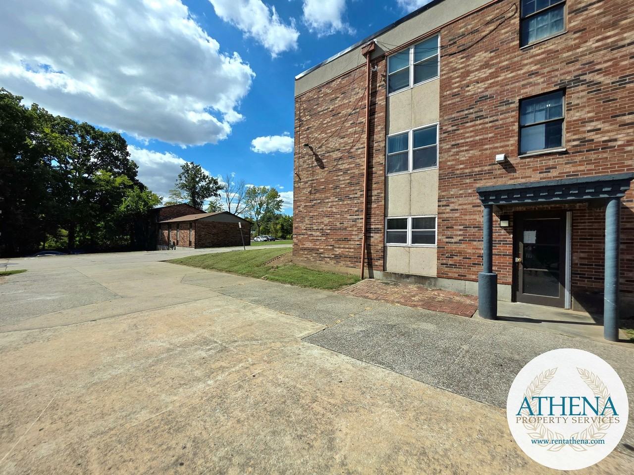 25 Village Drive - Photo 3 of 5