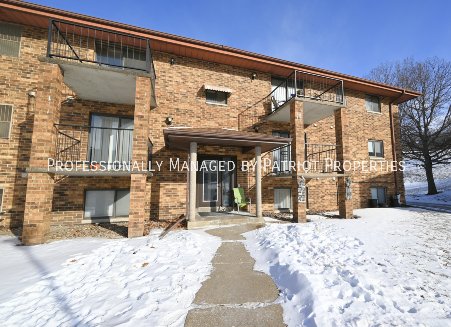 Hawkeye Apartments - Photo 2 of 6