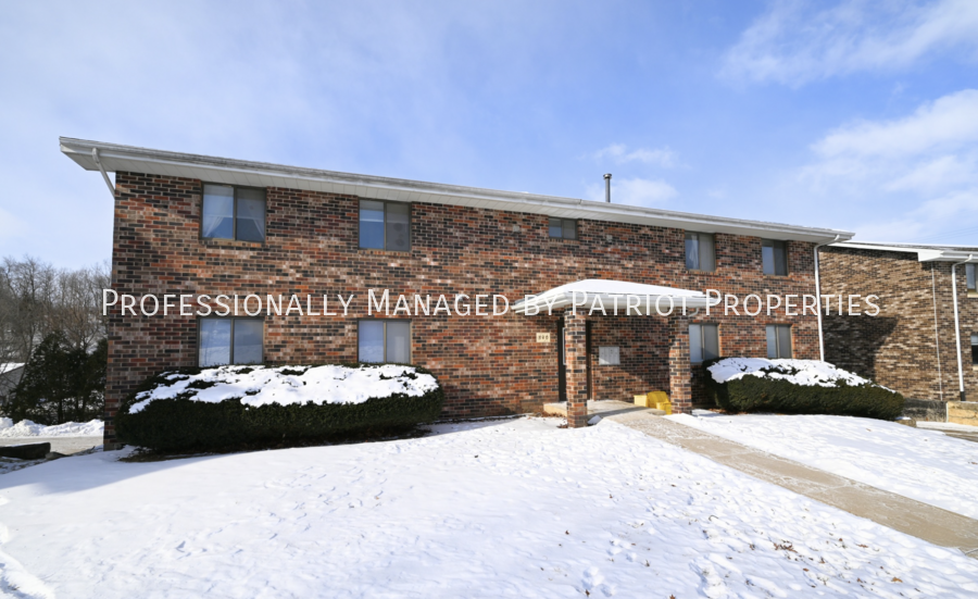 Hawkeye Apartments - Photo 3 of 6