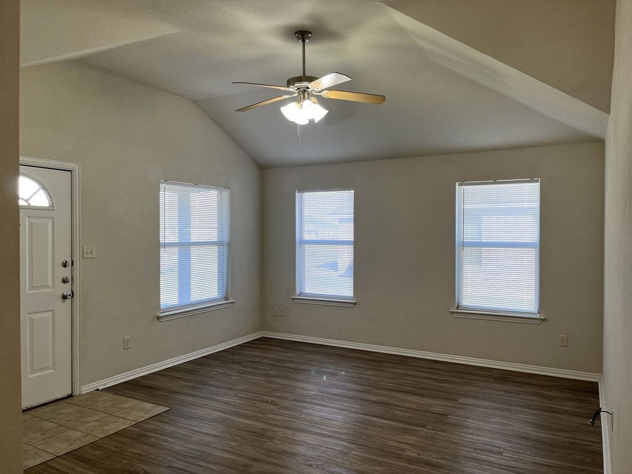 1206 Maverick Trl - Photo 2 of 15