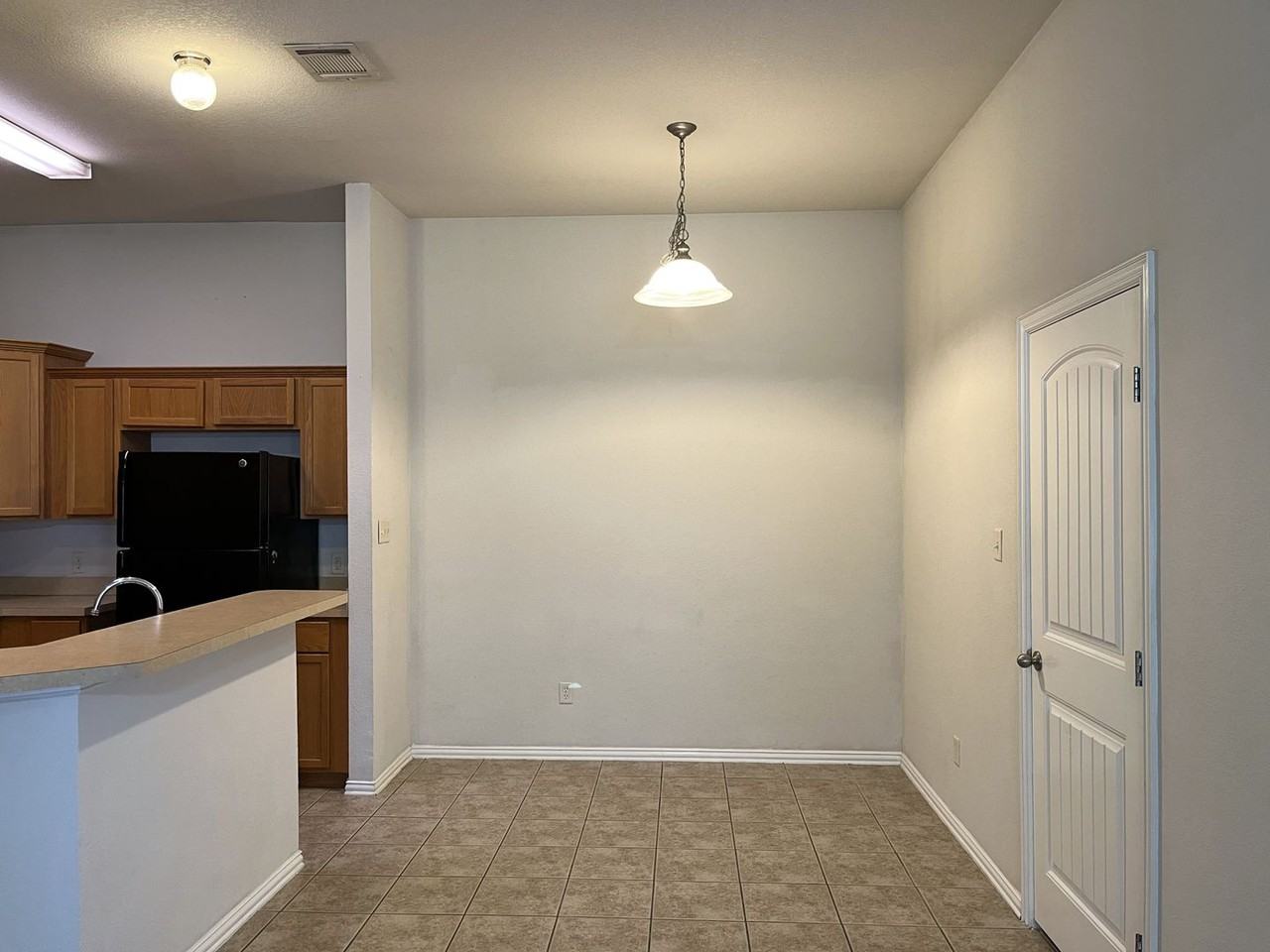 1206 Maverick Trl - Photo 3 of 15