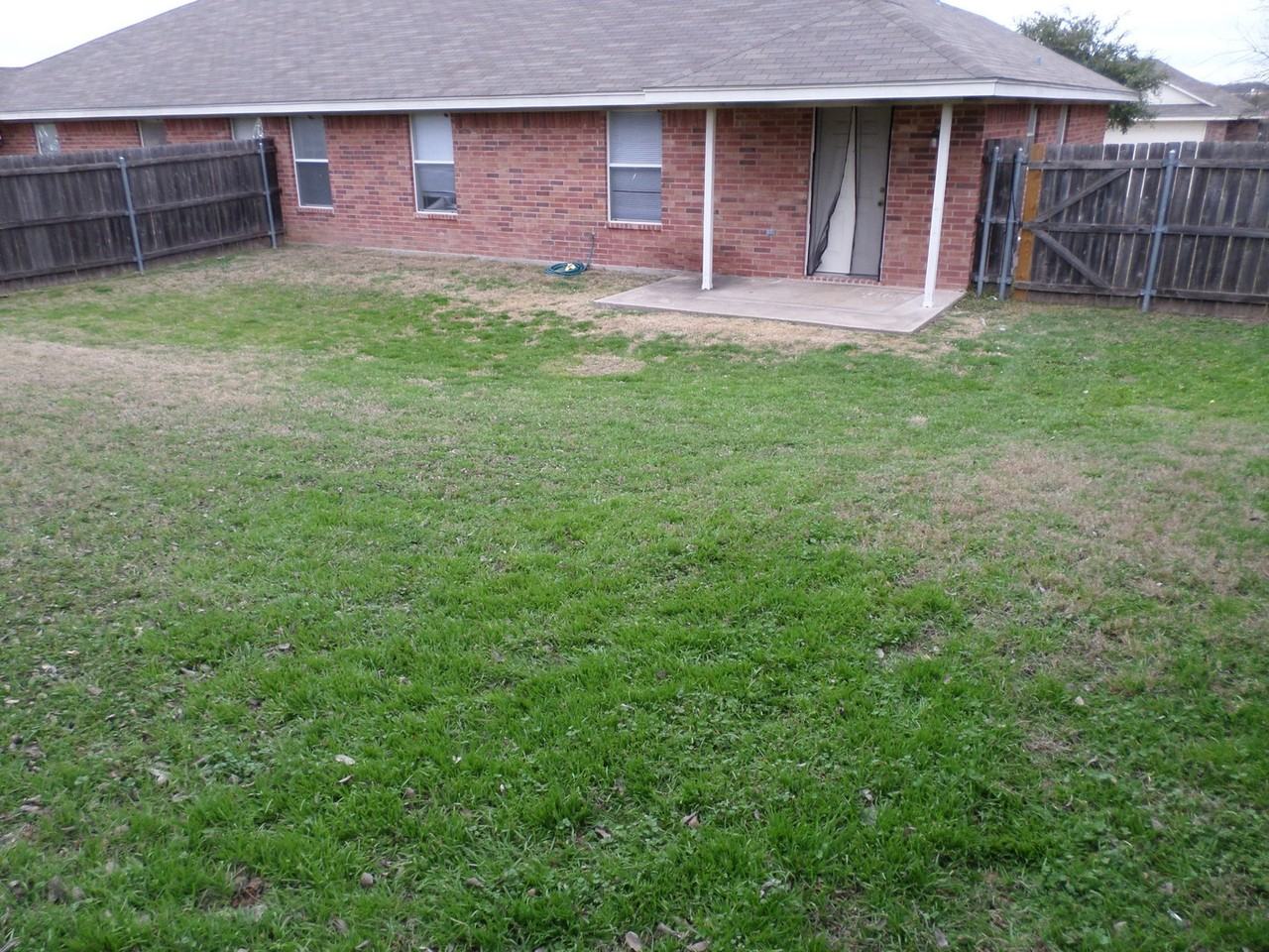 713 Park Meadows Dr - Photo 2 of 2