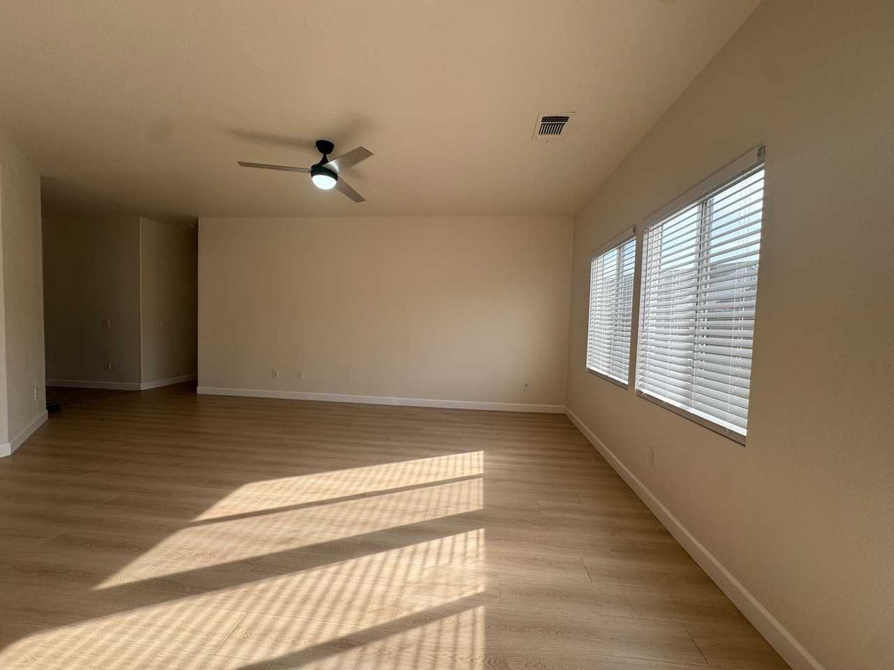 9961 Squirrelview Ct - Photo 4 of 11