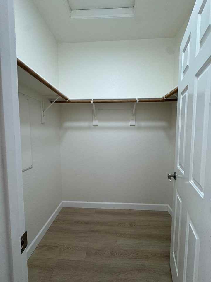 9961 Squirrelview Ct - Photo 7 of 11