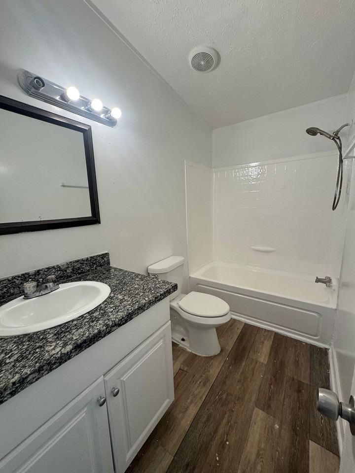 11919 Greenspark Ln - Photo 5 of 9