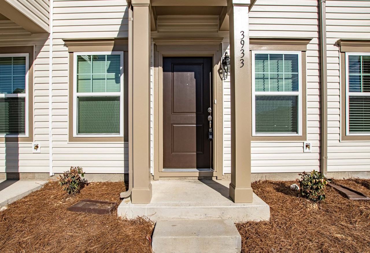 3933 Wagon Way - Photo 3 of 39