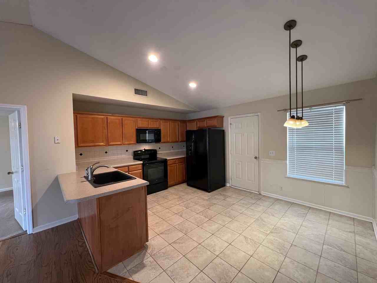 1322 Nicole Ln - Photo 5 of 20