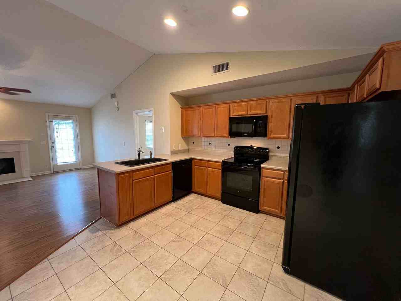 1322 Nicole Ln - Photo 6 of 20