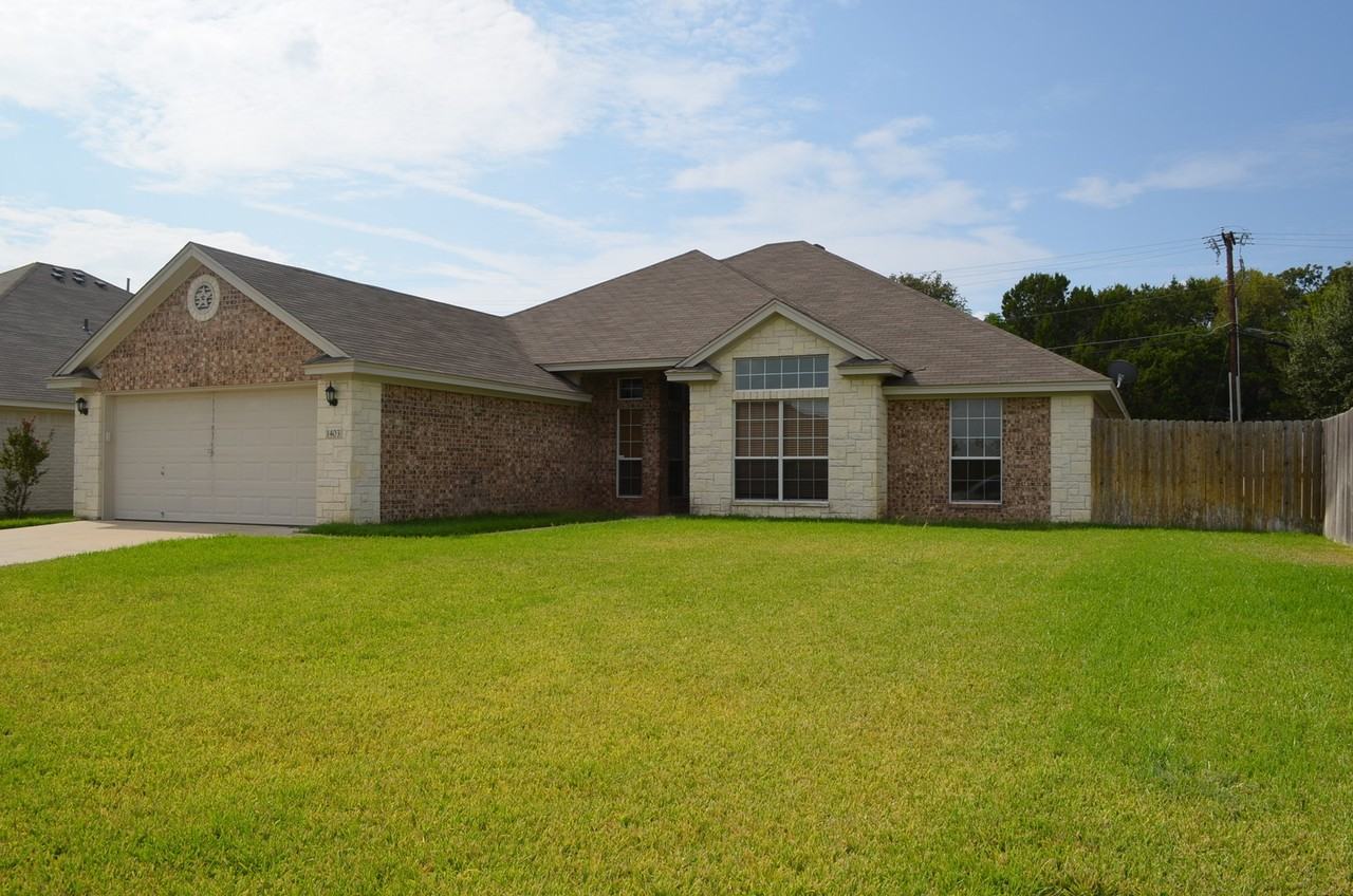 1403 Castle Ridge Dr - Photo 2 of 46