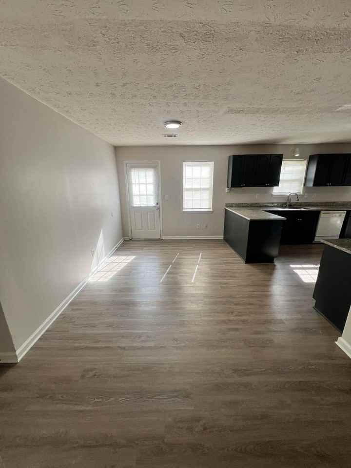 3361 Grand Central Dr - Photo 2 of 15