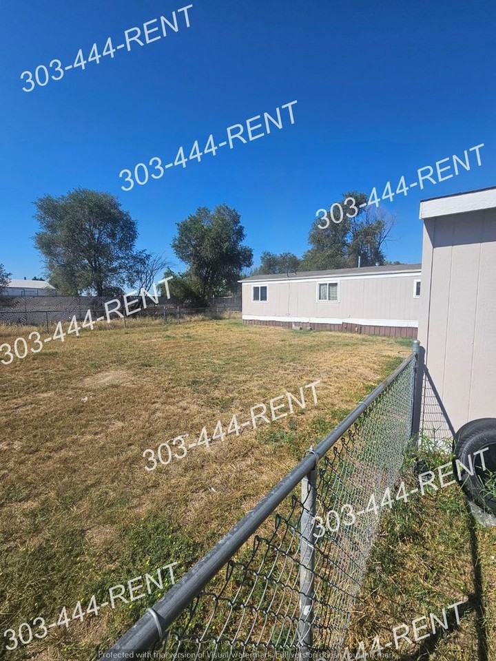 203 Oak St - Photo 2 of 10