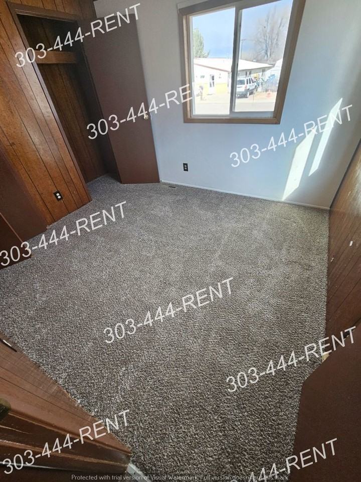 203 Oak St - Photo 6 of 10