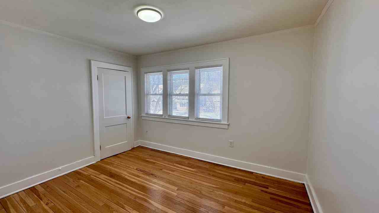 1716 Linden Ave Se - Photo 7 of 10