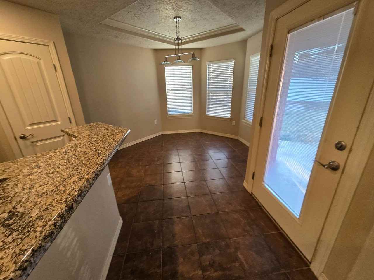 3916 Woodlark Rd - Photo 6 of 21