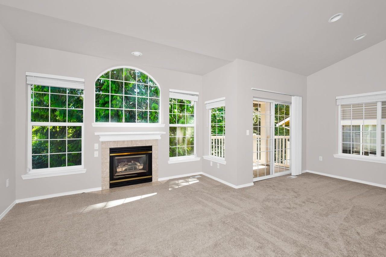 18653 Ne 55th Way - Photo 2 of 17