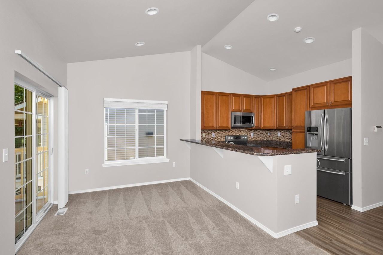 18653 Ne 55th Way - Photo 4 of 17