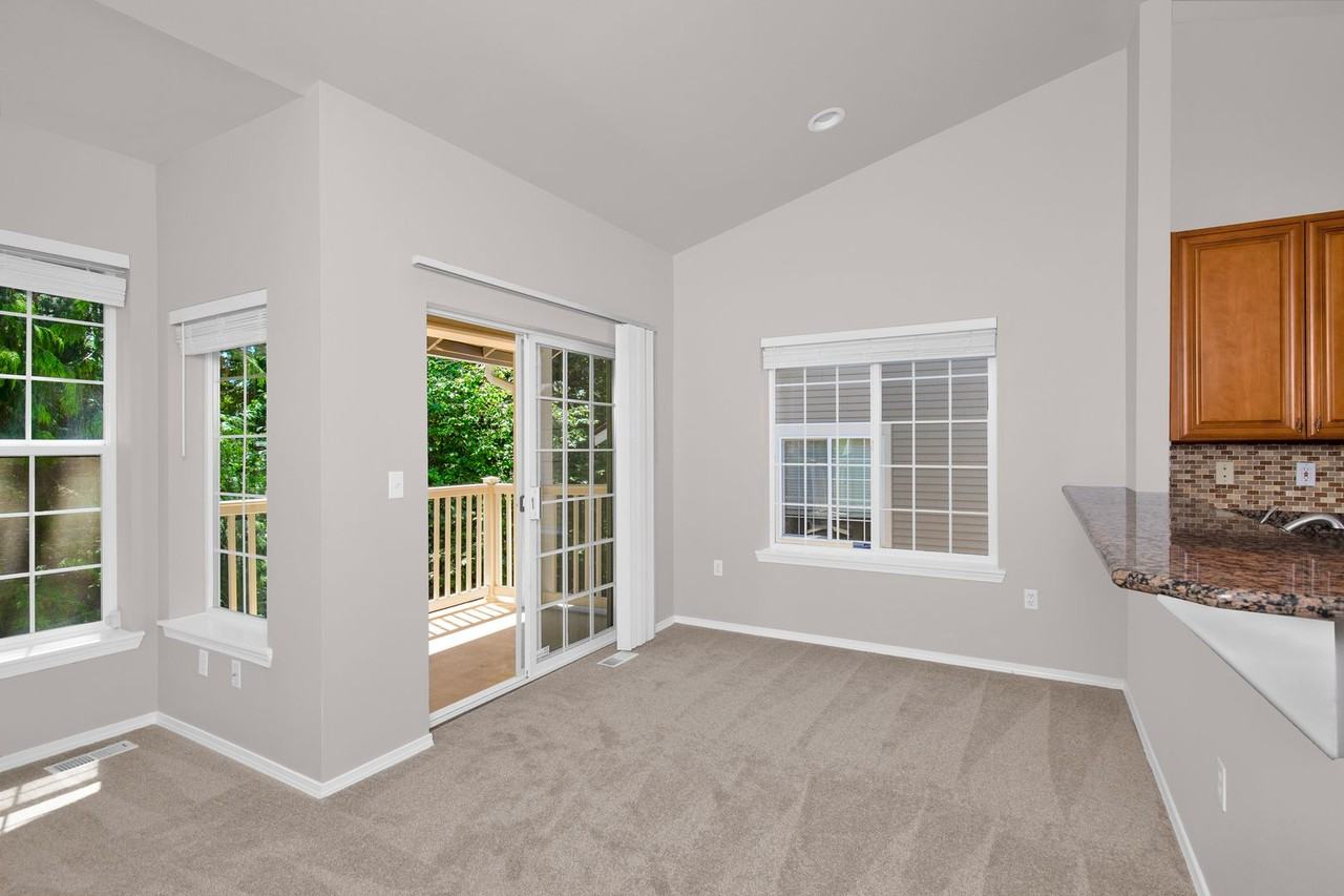 18653 Ne 55th Way - Photo 5 of 17