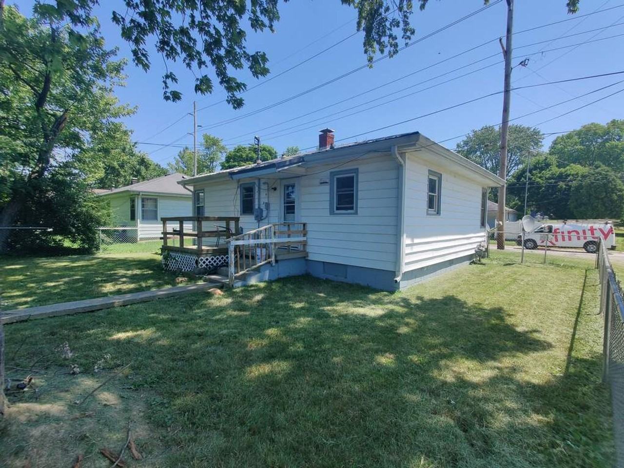 1123 S Noble St - Photo 3 of 16