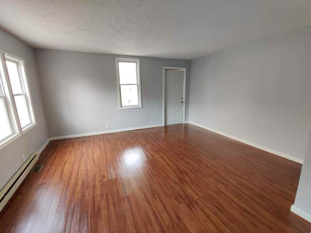 1123 S Noble St - Photo 6 of 16