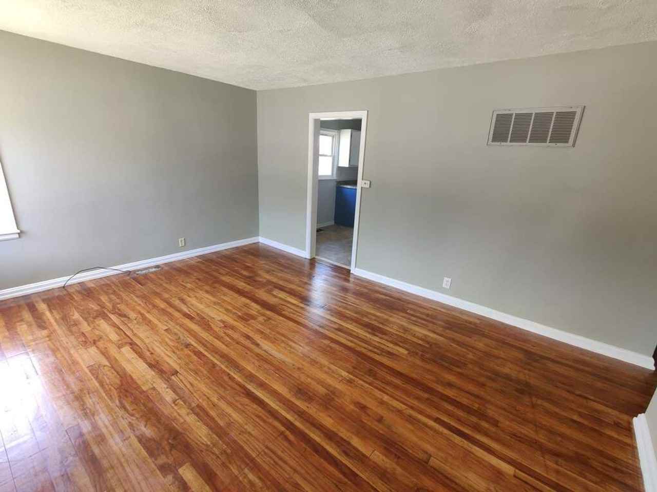 1123 S Noble St - Photo 7 of 16