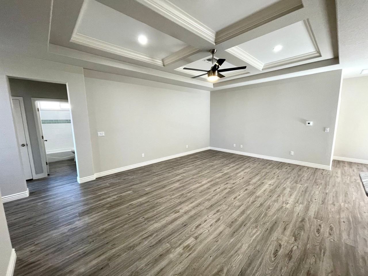 3392 N Apache St - Photo 5 of 33