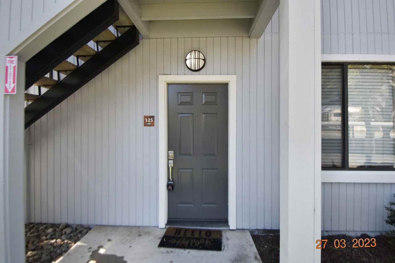 125 Schooner Ct - Photo 3 of 28