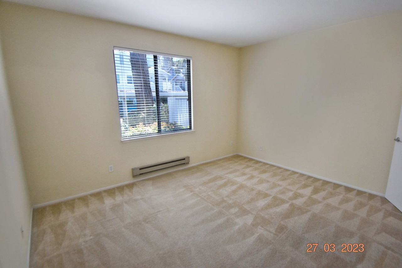 125 Schooner Ct - Photo 4 of 28