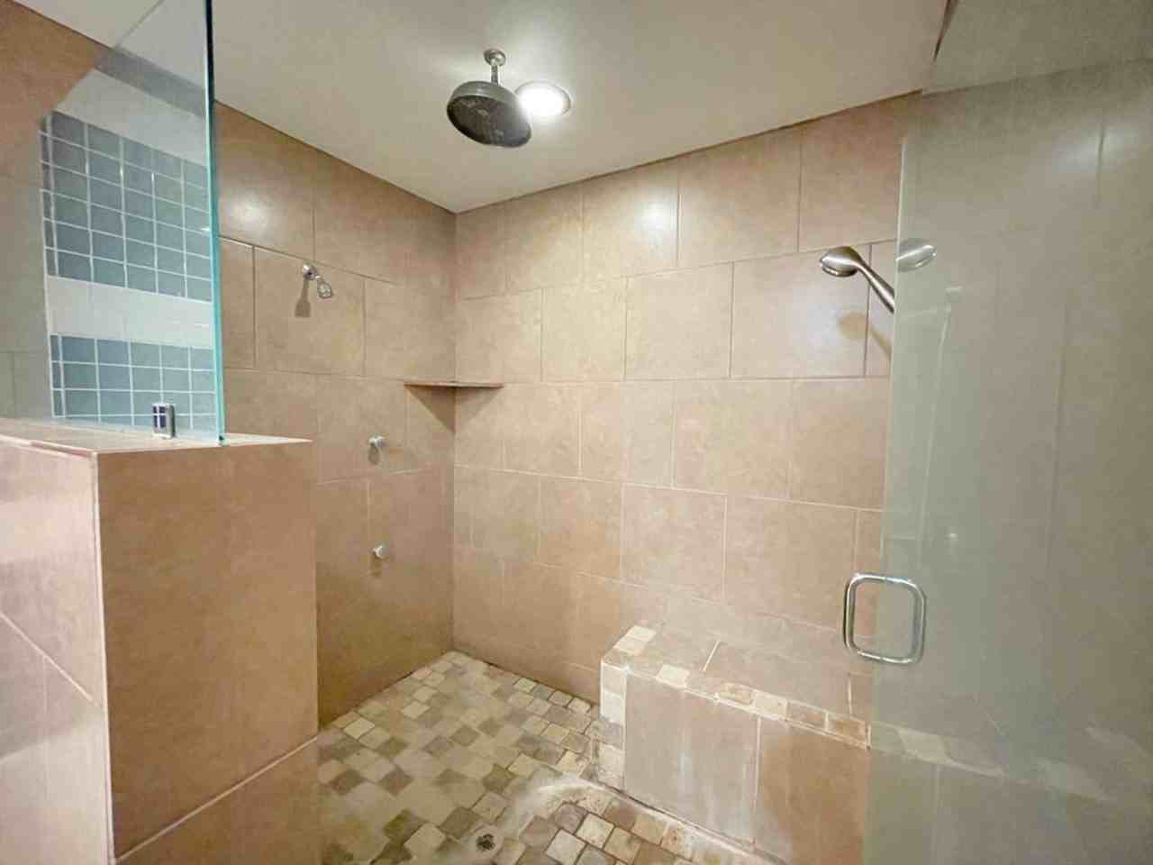 1404 Windsor St - Photo 6 of 40