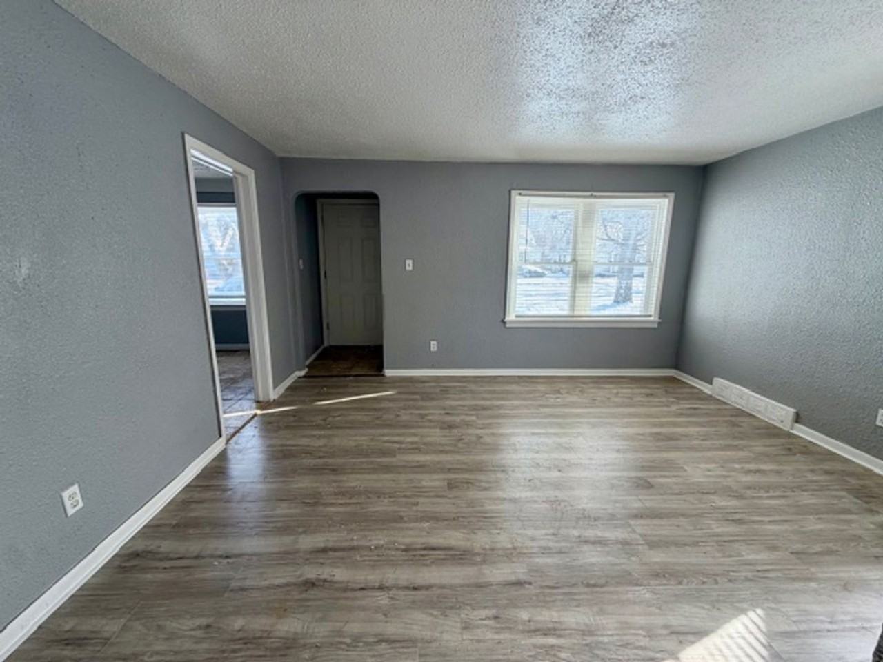 9235 Archdale St - Photo 7 of 18