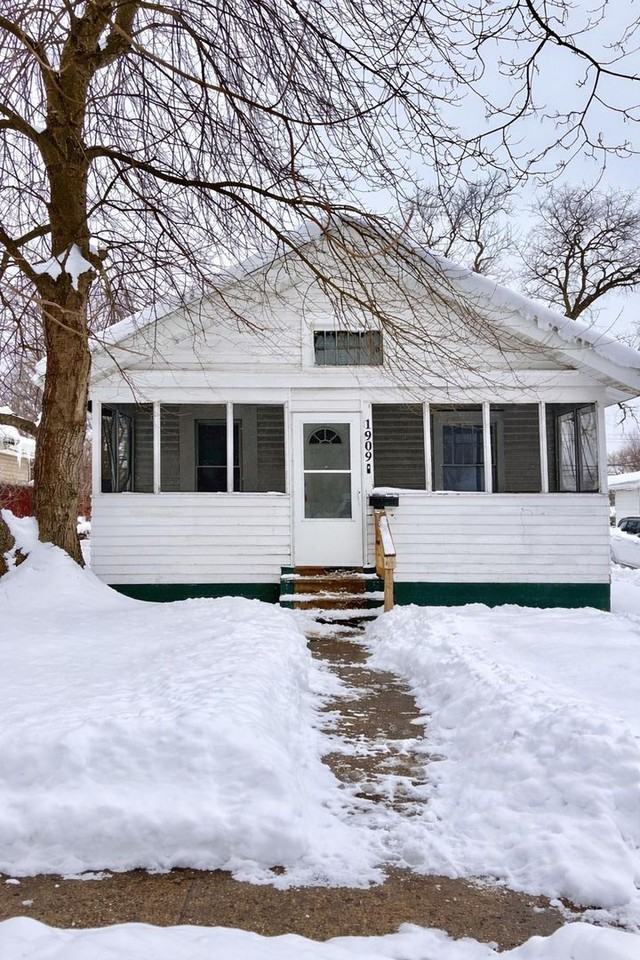 1909 S Brookfield St