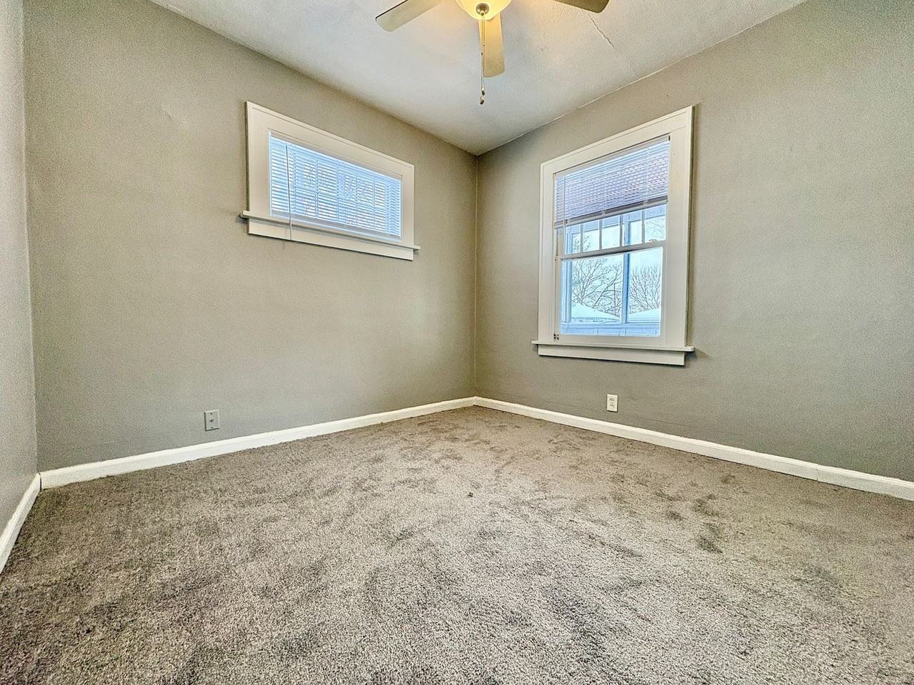 1909 S Brookfield St - Photo 6 of 15