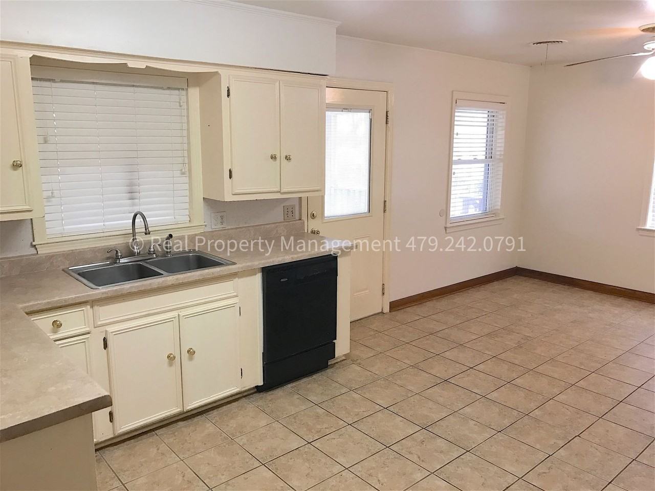 1306 S 41st St - Photo 3 of 12