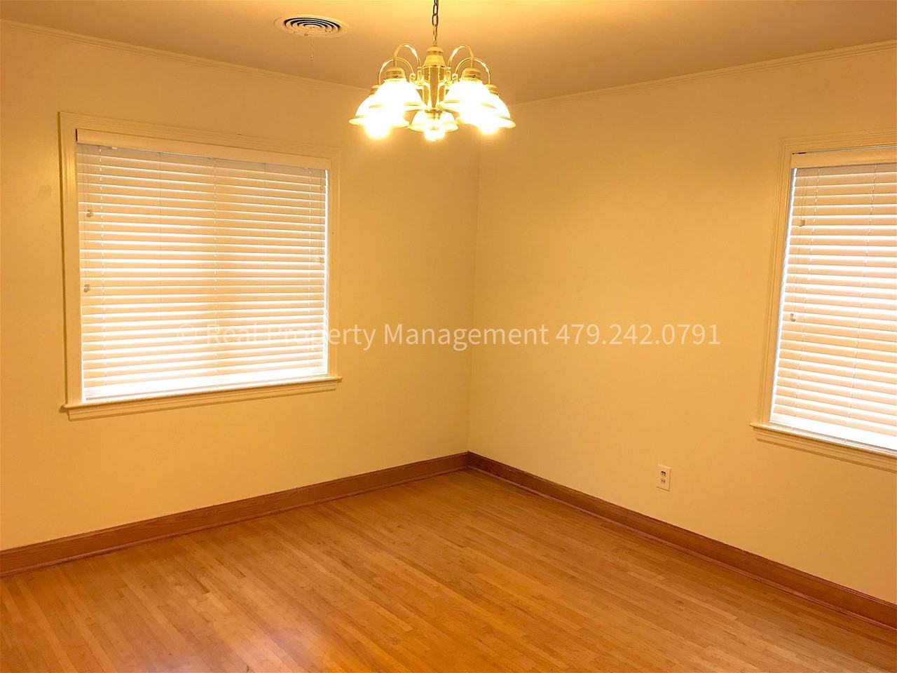 1306 S 41st St - Photo 4 of 12