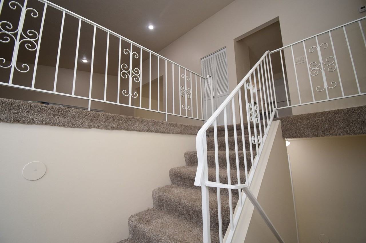 788 David Way - Photo 2 of 22