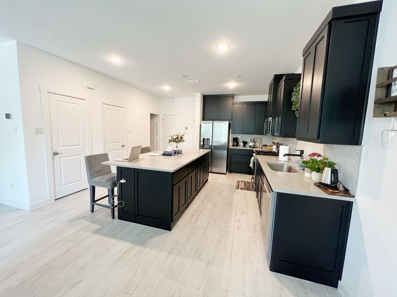 606 Collier Dr - Photo 6 of 14