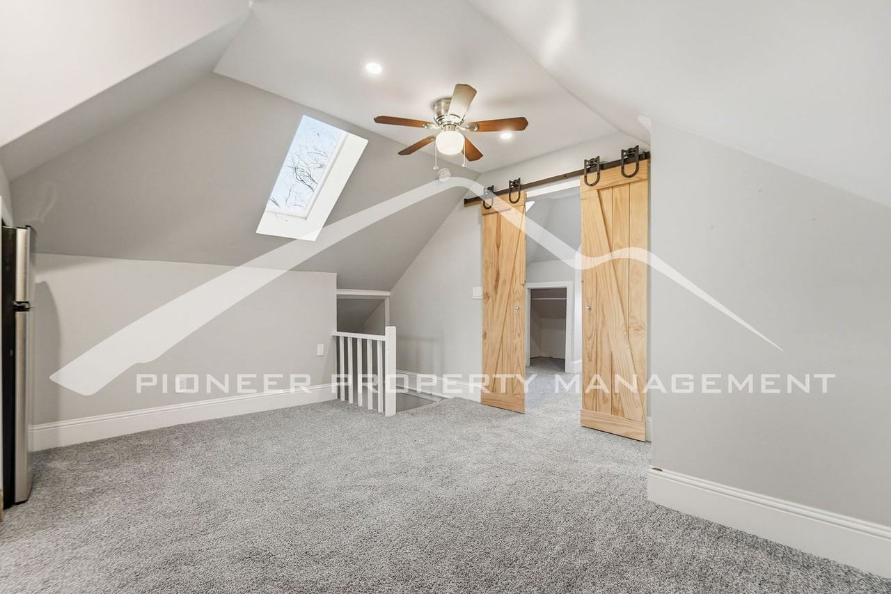 1212 Columbine St #4 - Photo 5 of 20