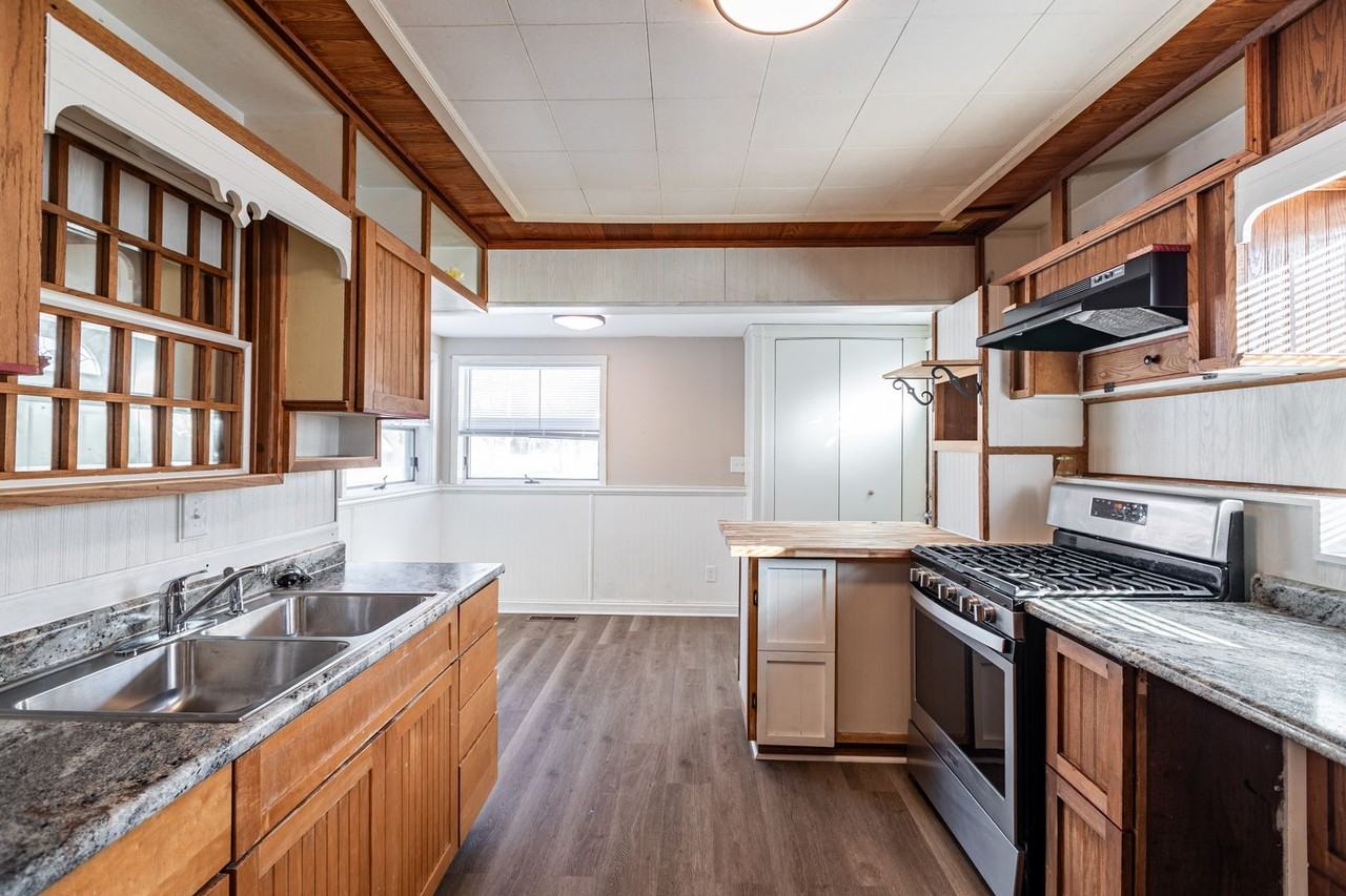 1903 14th St S - Photo 3 of 18