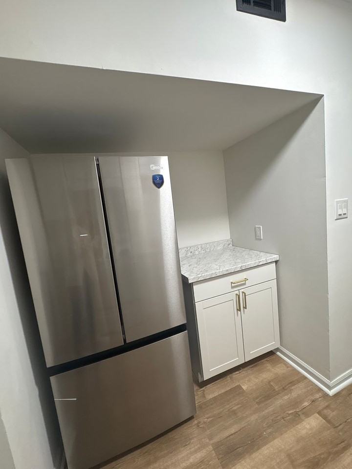 703 N Washington St - Photo 7 of 20