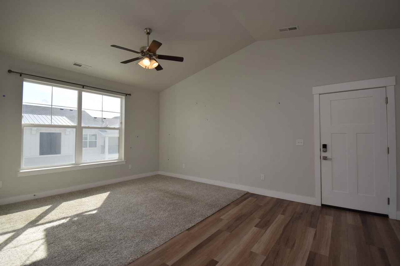 3791 W 1850 N #302 - Photo 4 of 32