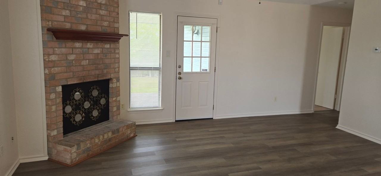 1501 Westway Dr - Photo 4 of 18