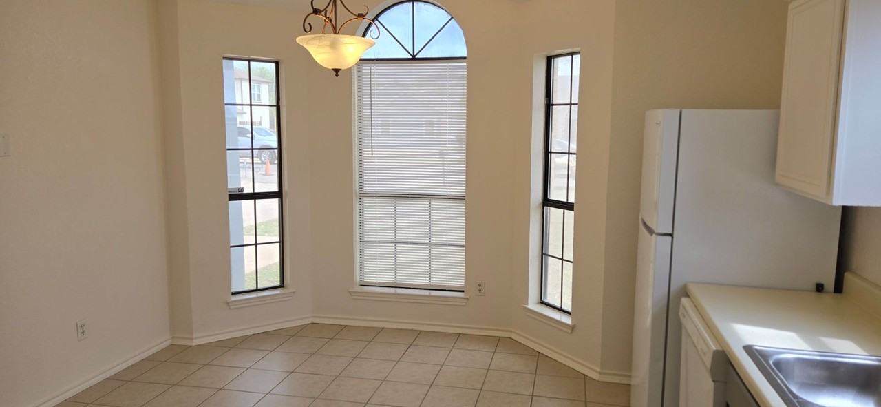 1501 Westway Dr - Photo 7 of 18